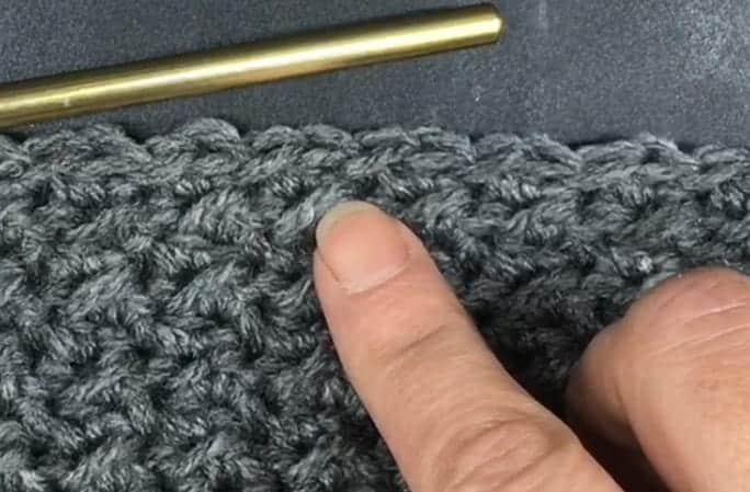 Diagonal stitch of half-double crochet.