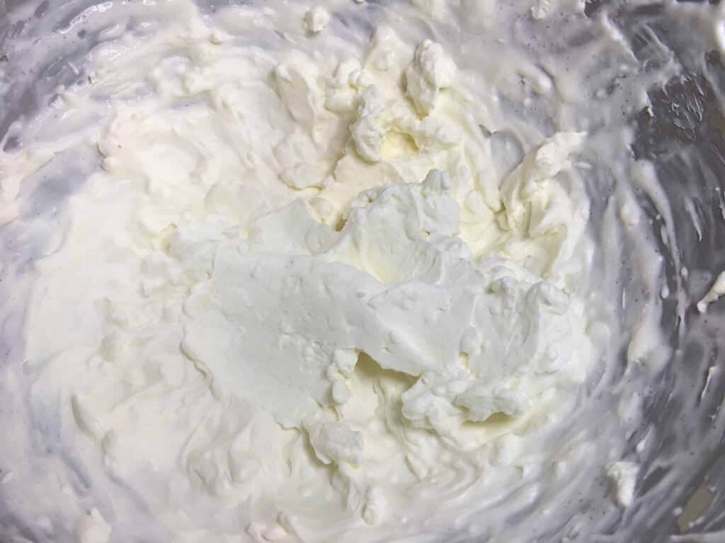 Peach Shortcake - Cream cheese whipped cream (Photo by Viana Boenzli)