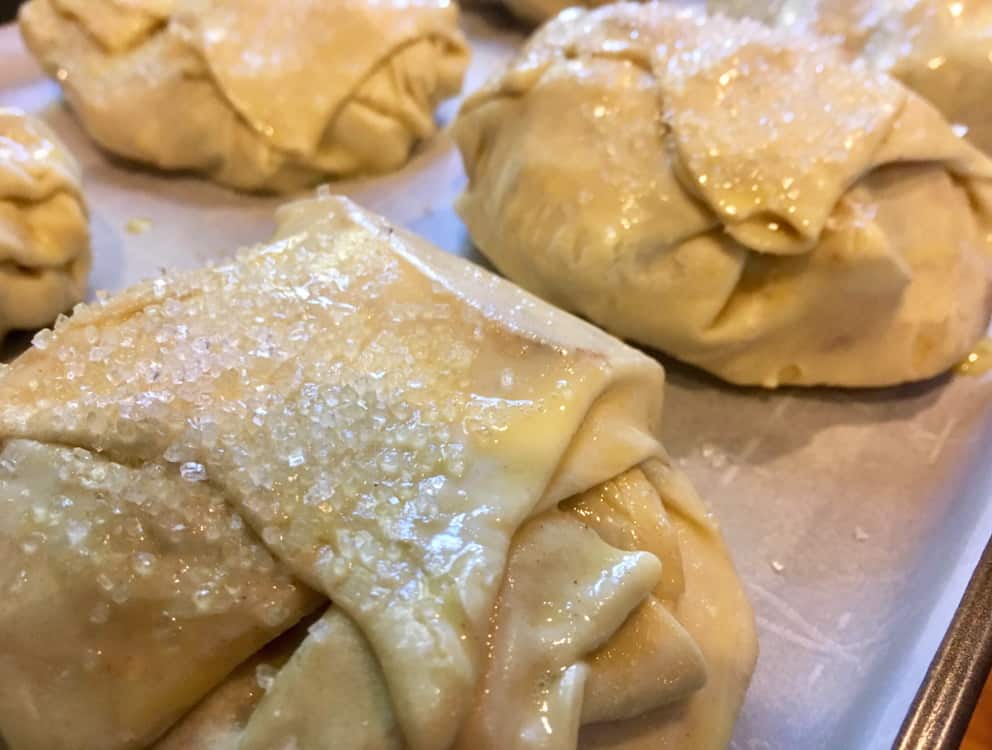Apple Pear Pie - Pies ready for the oven (Photo by Viana Boenzli)