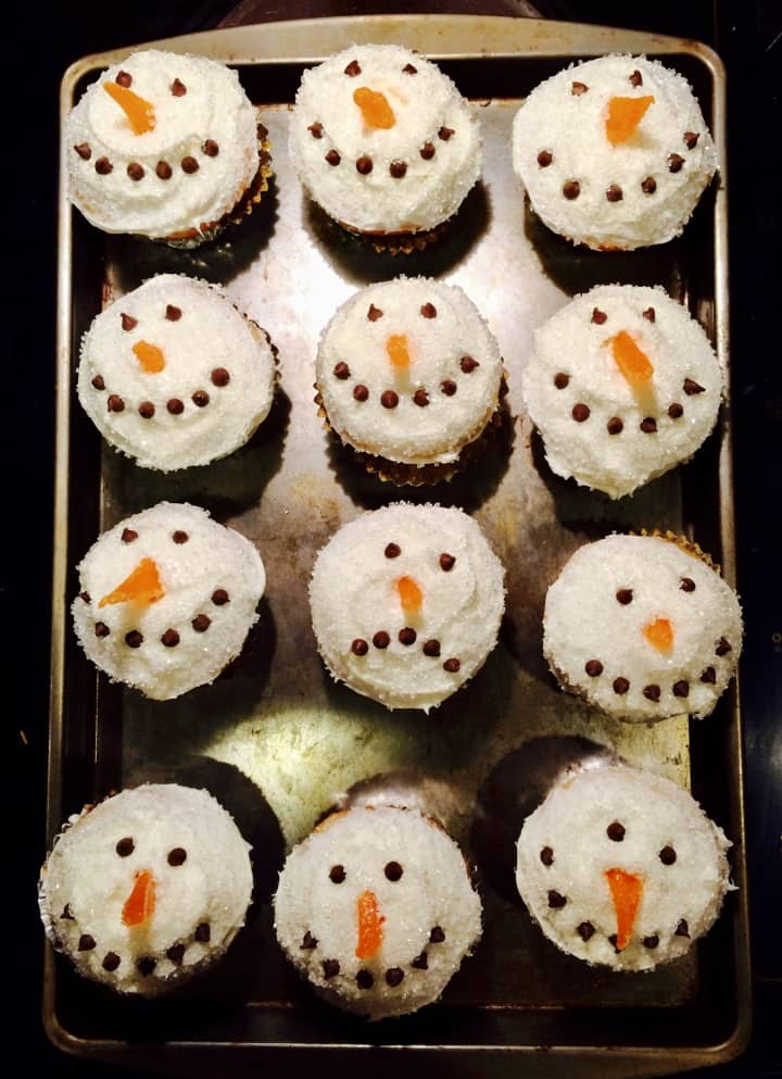Snowman cupcakes.