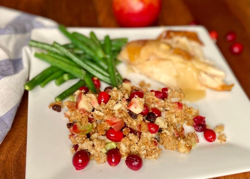 Thanksgiving Stuffing with Fruit (Photo by Viana Boenzli)