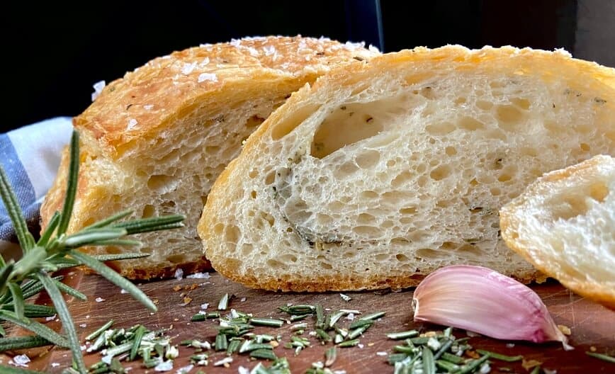 How to make homemade bread (Photo by Viana Boenzli)