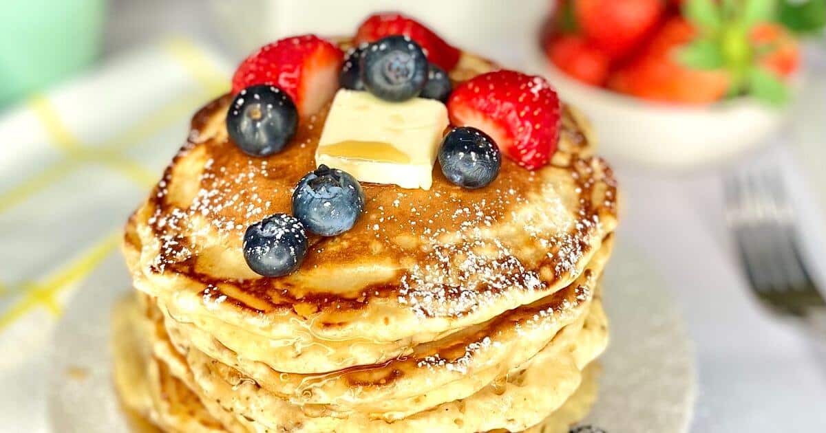 Good Old Fashioned Pancakes [maplewoodroad.com]
