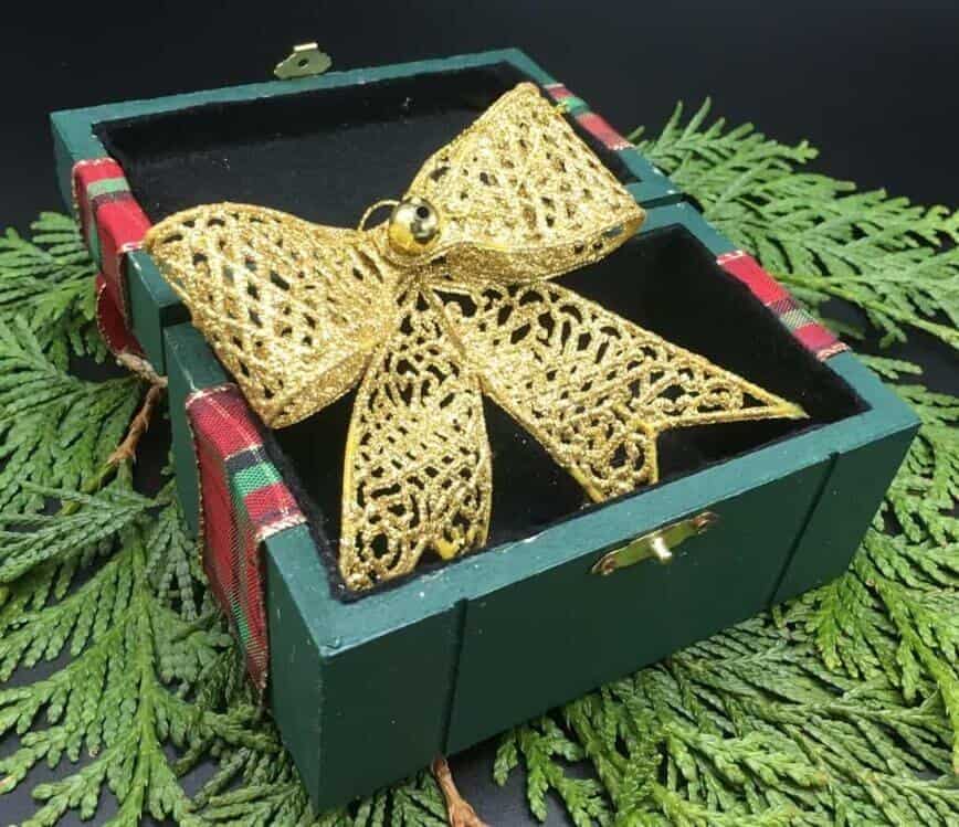 Finished open gift box.